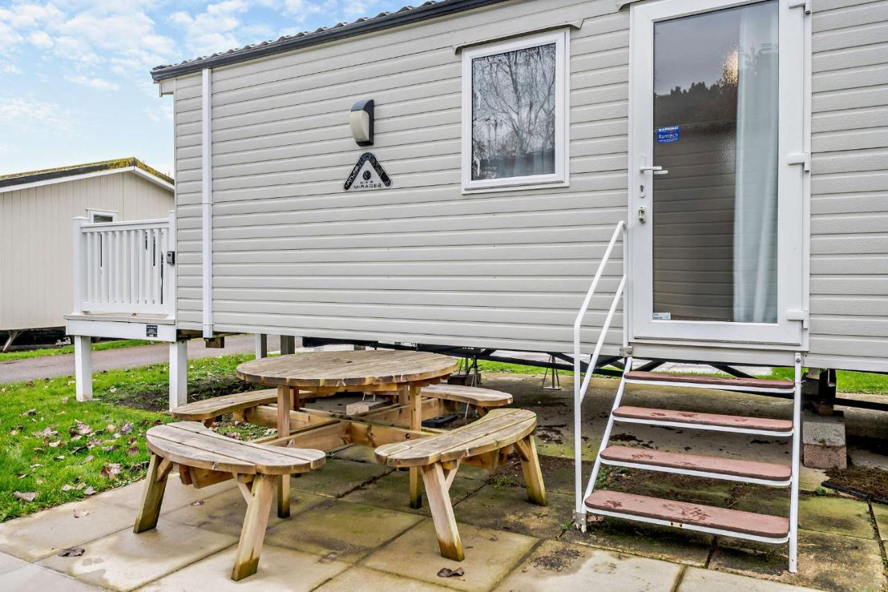 Sea La Vie Lodge, Rockley Park Holiday Park, Poole, Dorset Екстериор снимка