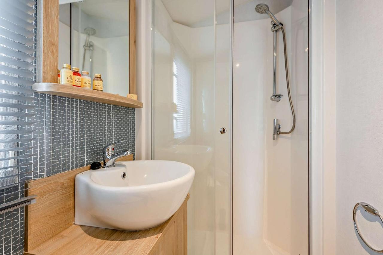 Sea La Vie Lodge, Rockley Park Holiday Park, Poole, Dorset Екстериор снимка